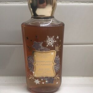 NWT! BBW Snowflakes & Cashmere Body Wash